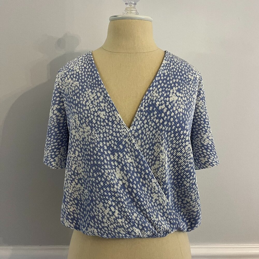 ASTR the label - blue and white crossover t-shirt